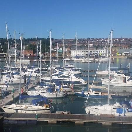 Marina View South Facing Balcony Sunny Apartment East Cowes Eksteriør billede